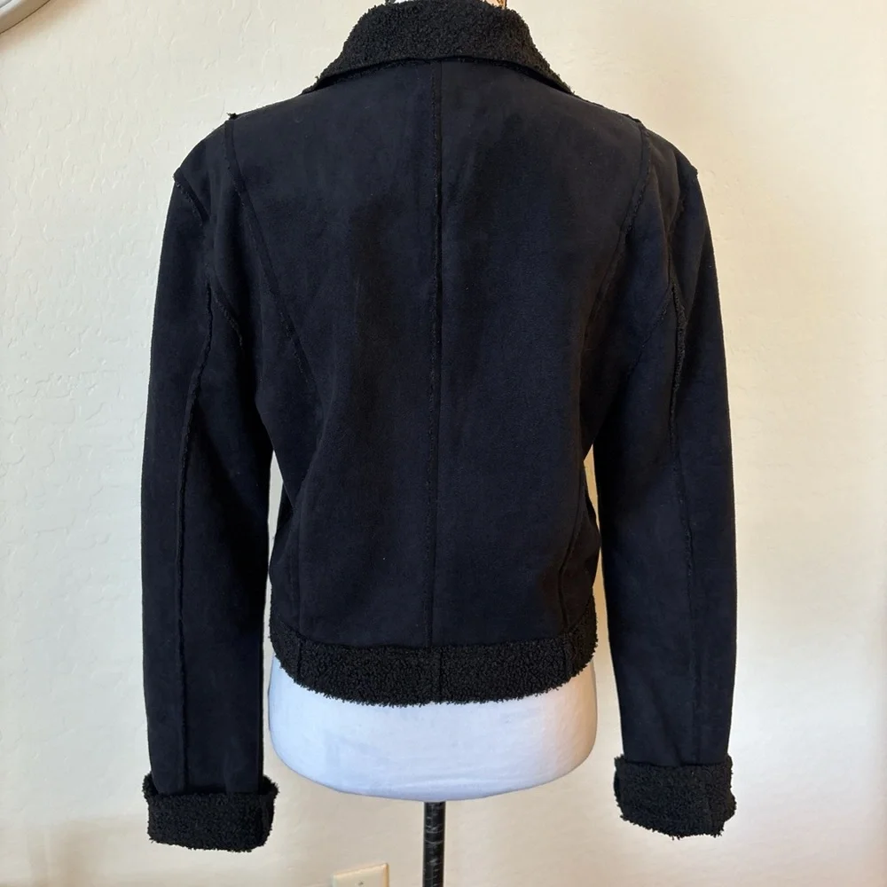 New Miss Love women’s Black Jacket with zipper and pockets. L